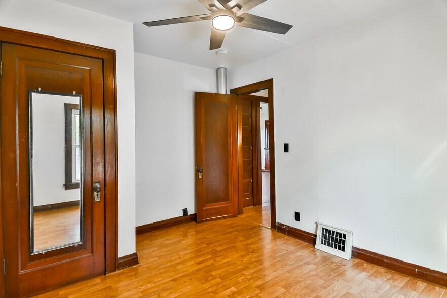 Building Photo - 855 Wood Ave