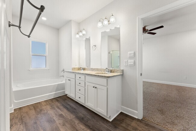 Building Photo - 3000 Rachel Pl