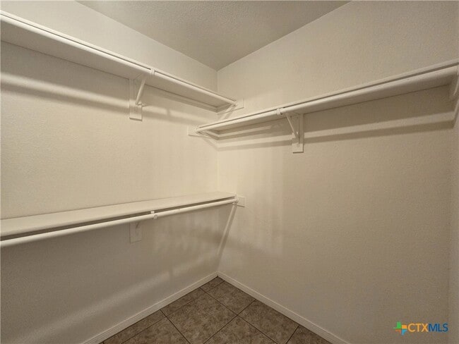 Building Photo - 5705 Mandalay Dr