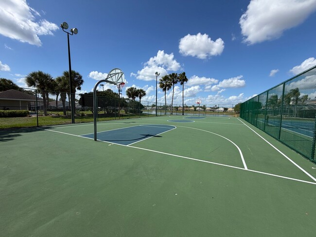 Building Photo - Private pool Single Family House 3 Beds 2 Baths, Resort Style Community. Easy access to Champions...