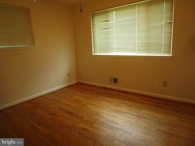 Building Photo - 5606 Devon Ct