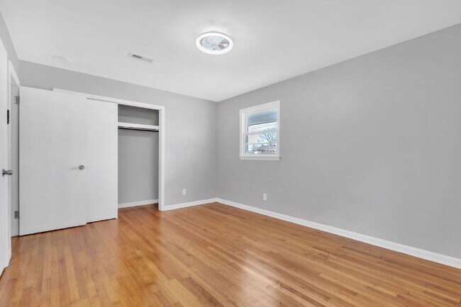 Building Photo - 2BR/1BA Townhome with Granite Countertops & Carport $1325/mo rent