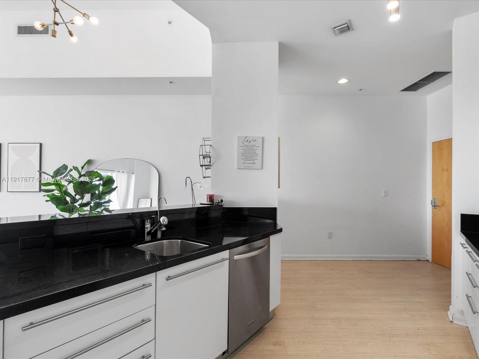 Building Photo - 253 NE 2nd St