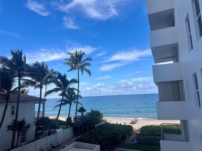 Building Photo - 1149 Hillsboro Mile