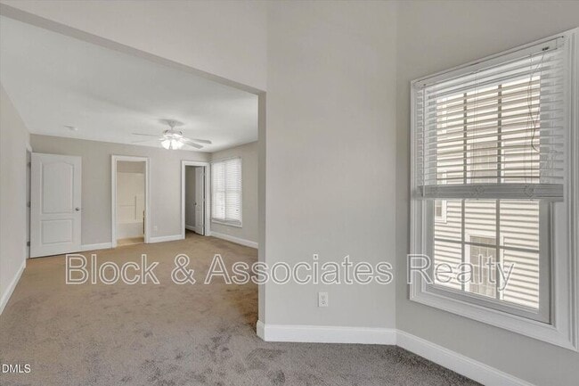 Building Photo - 109 Old Savannah Dr