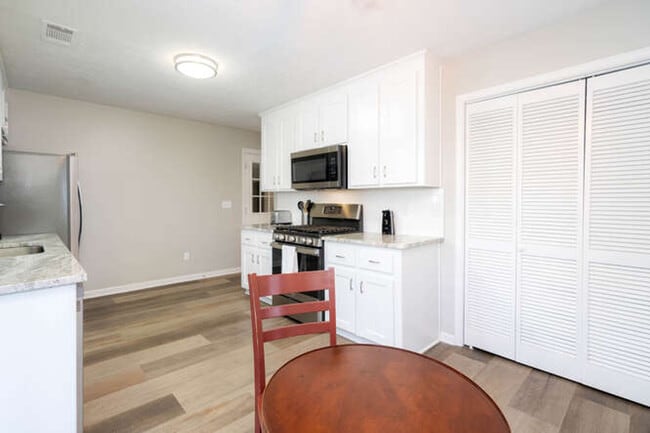 Building Photo - 1060 Washington Ave