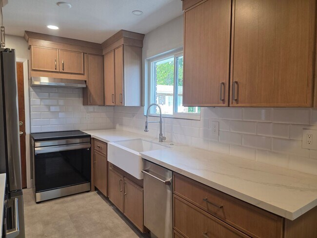 Building Photo - 1227 S Arlington Ave