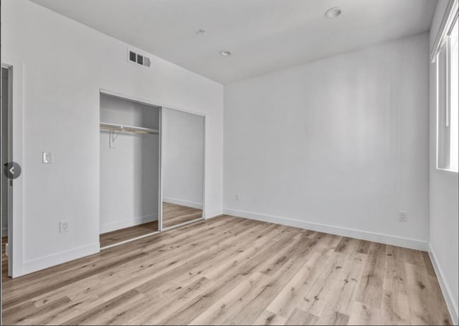 Building Photo - 4647 W 18th St