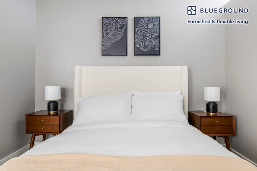 Building Photo - 10 Essex St