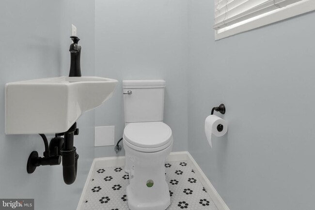 Building Photo - 1400 Martha Custis Dr