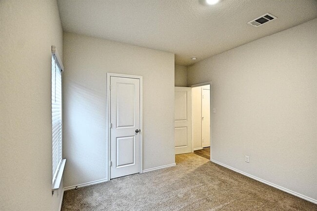 Building Photo - 2934 Wolfcreek