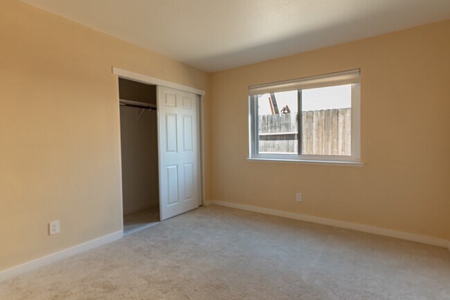Building Photo - 1228 Demeo St