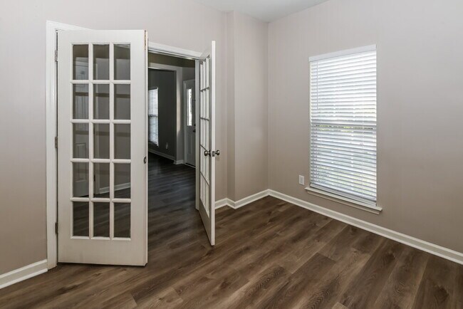 Building Photo - 9740 Faires Farm Rd