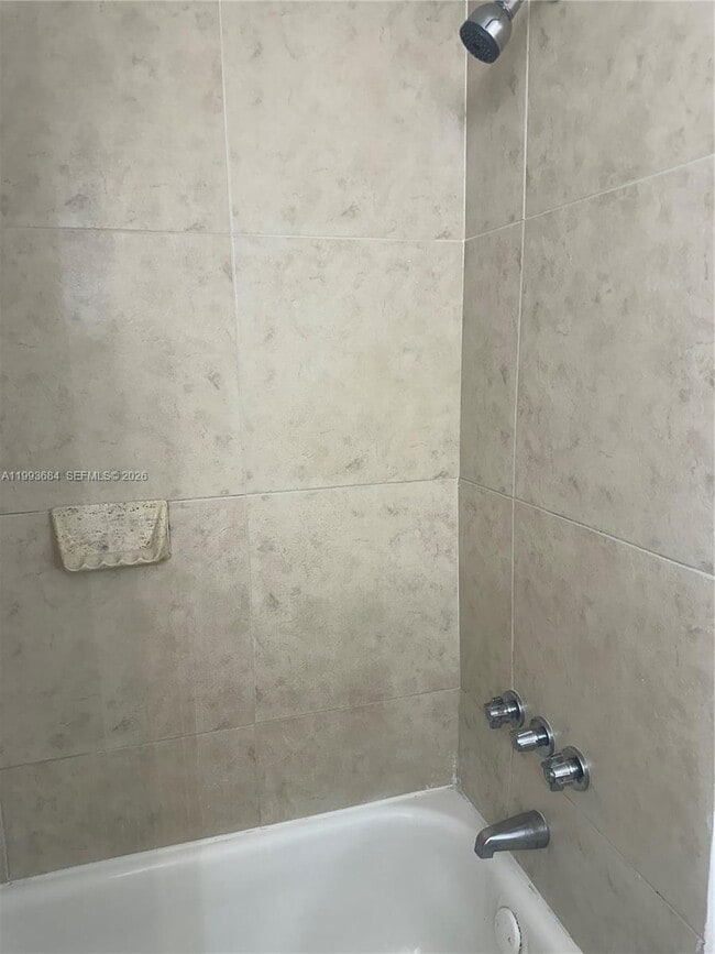 Building Photo - 1805 Sans Souci Blvd