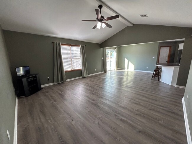 Building Photo - 3 Bed, 2 Bath Home for Rent