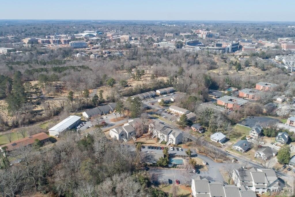 Building Photo - 290 Appleby Dr
