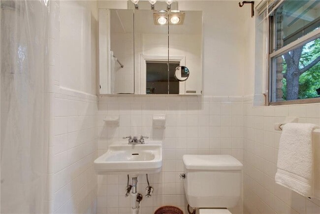 Building Photo - 7611 Tisdale Dr