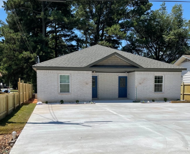 Building Photo - 515-517 E Palm St