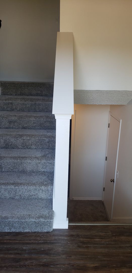 Building Photo - Nicely updated 3+ bedroom, 2 bath duplex