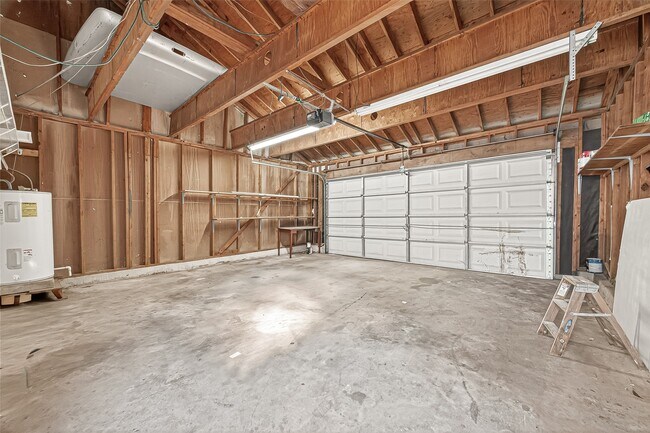 Building Photo - 13040 Greenway Chase Ct