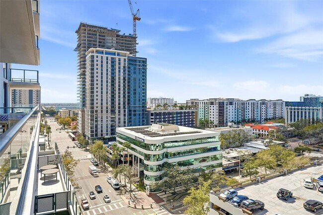 Building Photo - 275 1st Ave S