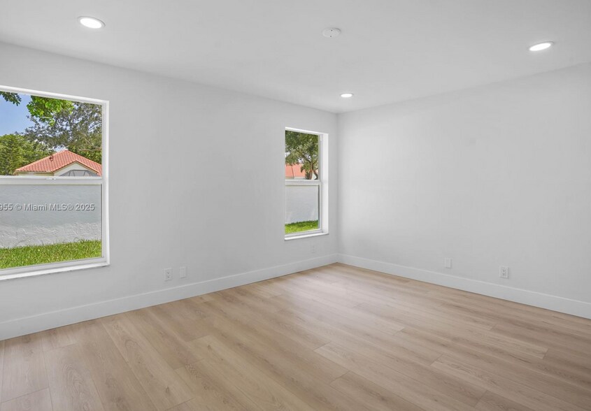 Building Photo - 9354 Arborwood Cir