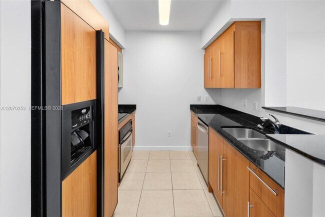 Building Photo - 335 S Biscayne Blvd