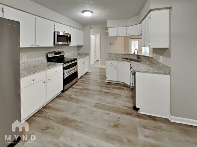 Building Photo - 2125 Karen Dr