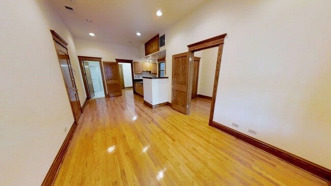 Building Photo - 1139 W Webster Ave