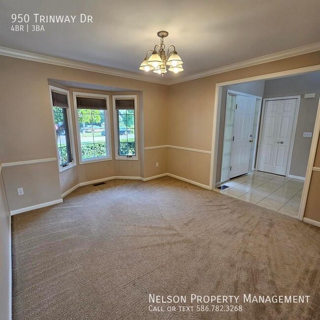 Building Photo - 950 Trinway Rd