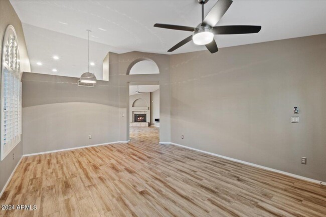 Building Photo - 5623 E Gelding Dr