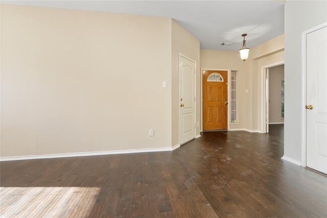 Building Photo - 2306 Hayfield Square