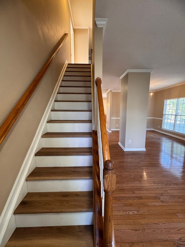 Building Photo - Fabulous 4BR 2.5 Home