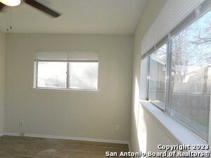 Building Photo - 923 Spring Park St