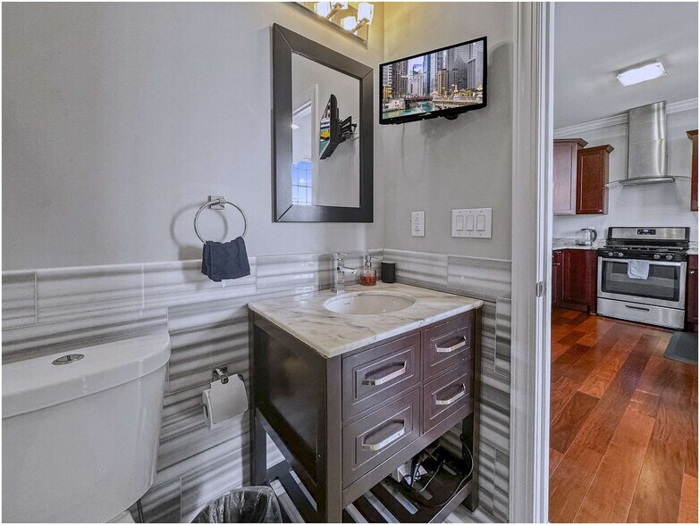 Building Photo - 1421 N 5th St