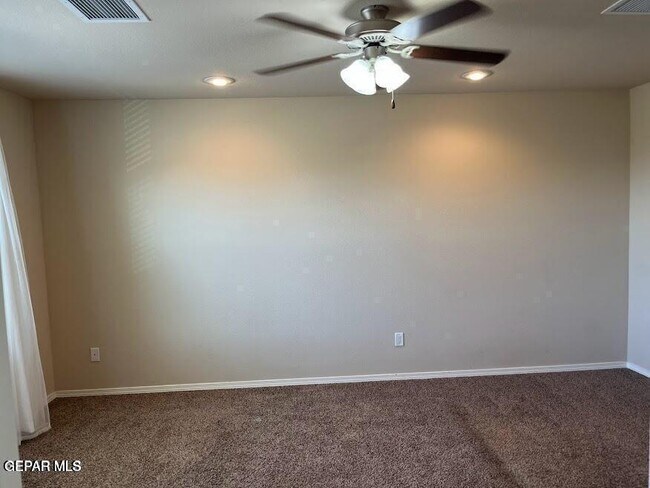 Building Photo - 7561 Red Cedar Dr