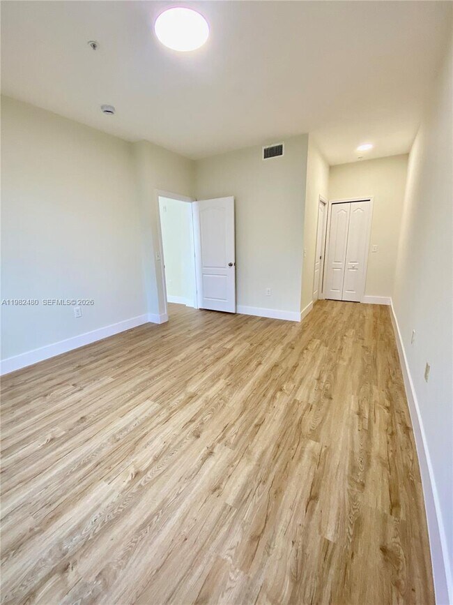 Building Photo - 11032 Legacy Dr