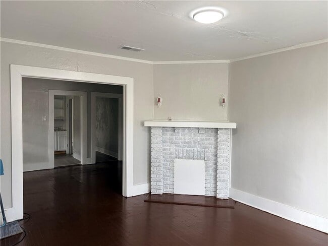Building Photo - 1321 Spring Hill Ave