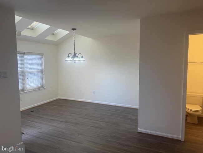 Building Photo - 90 English Run Cir