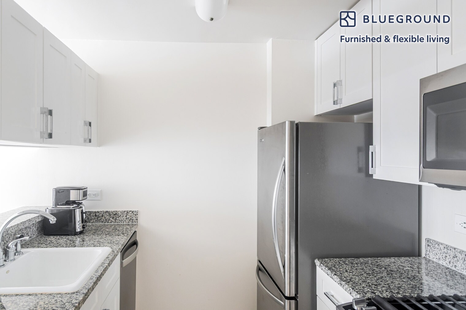 Building Photo - 255 W 94th St