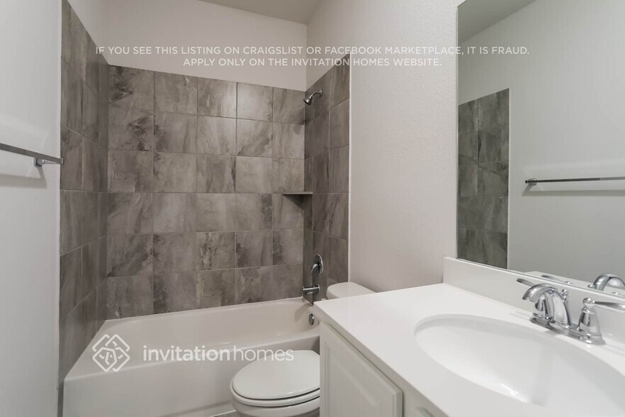 Building Photo - 533 Declaration Way