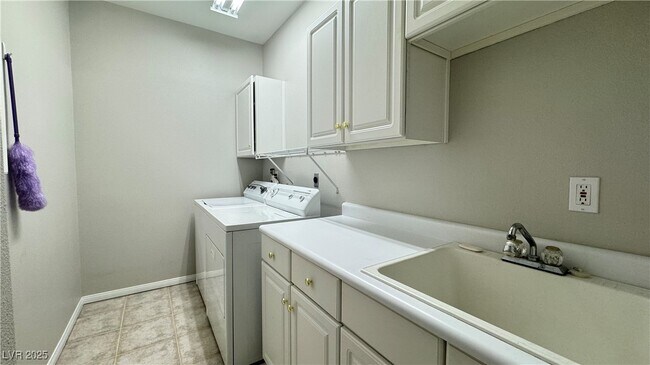 Building Photo - 8720 Red Brook Dr