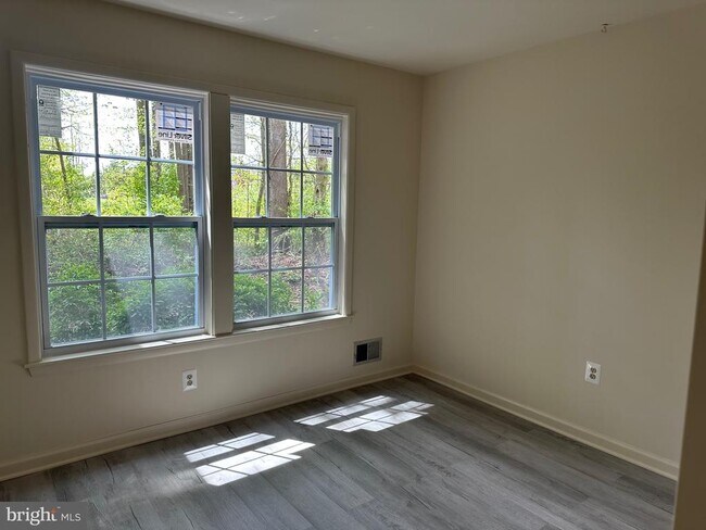 Building Photo - 106 Lassen Ct