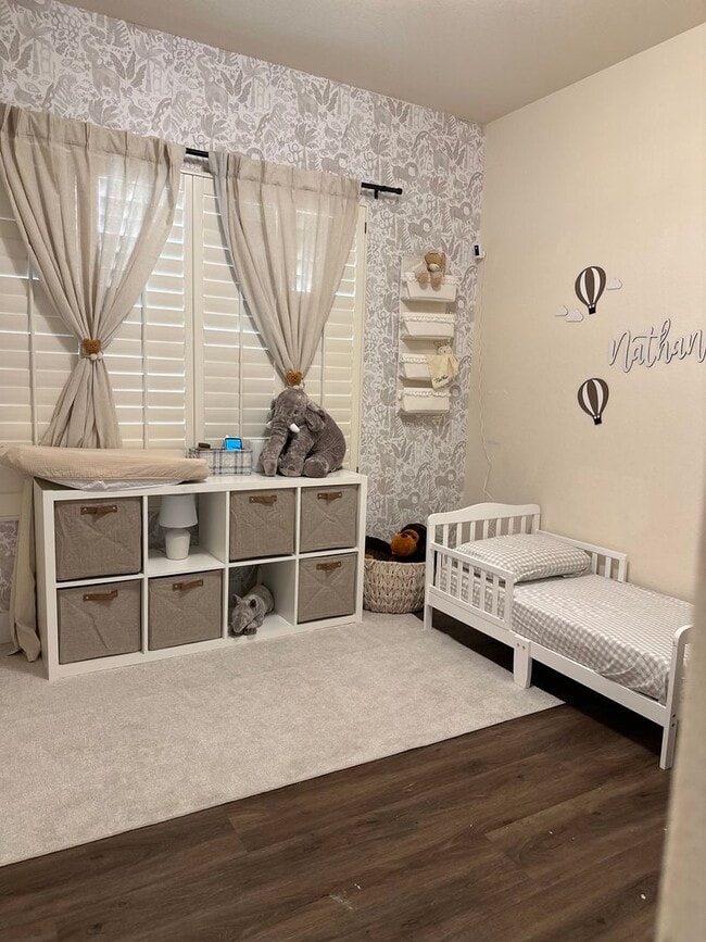 Building Photo - Stunning Fully Remodeled Luxury Home in Peccole Ranch