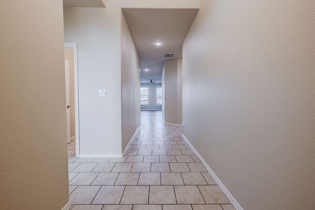 Building Photo - 7 Glass Ranch Rd