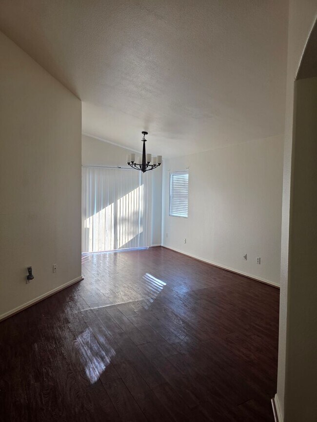 Building Photo - Beautiful 3BR 2BA Home w/ Private Pool • Pool + Covered Patio • Attached Garage in Phoenix