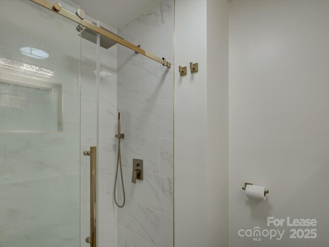 Building Photo - 6219 Colchester Pl