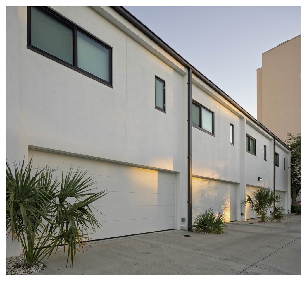 Attached 2-car garage - 154 2nd St SW