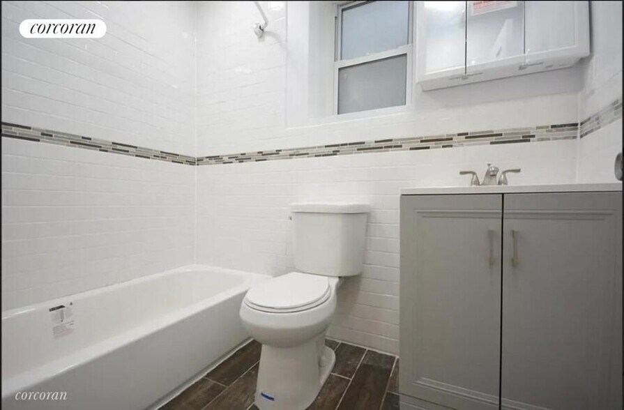 Building Photo - 455 E 96th St