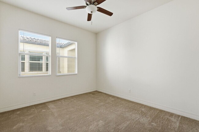 Building Photo - Gated Community Amazing ameneties